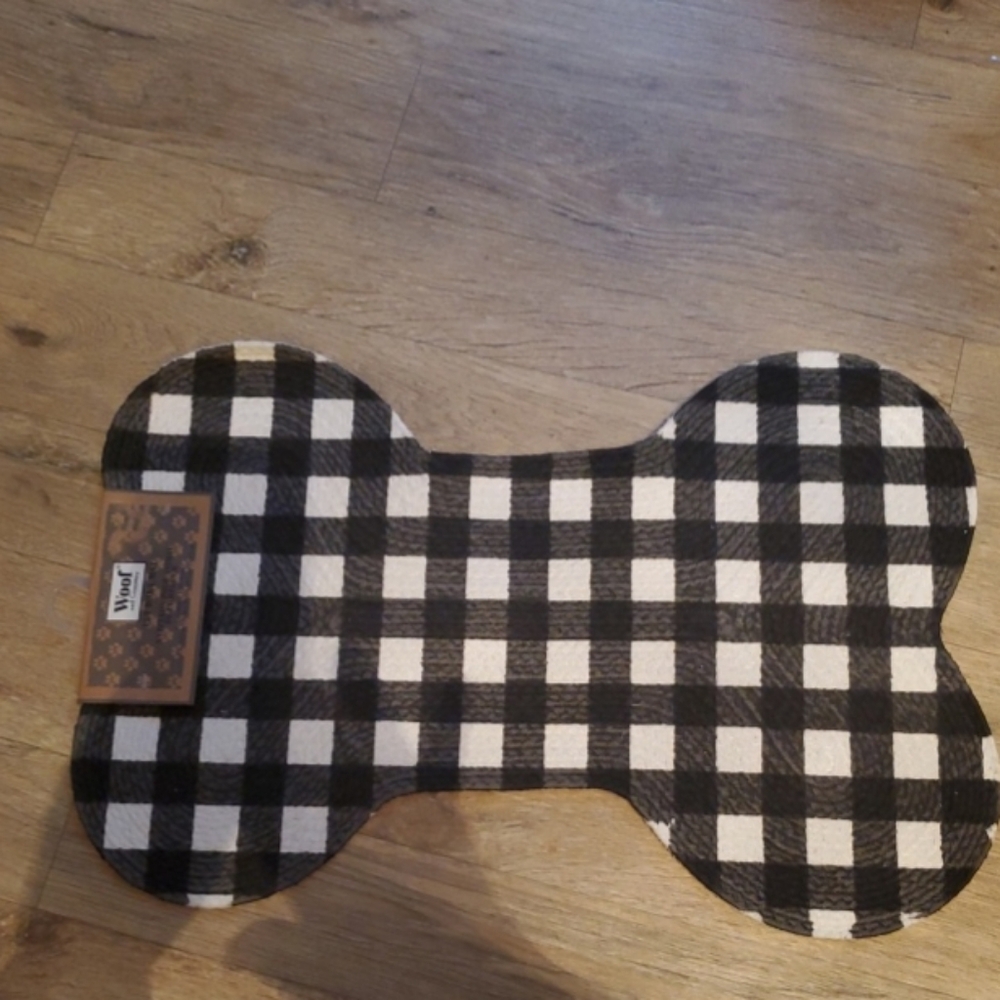 Woof And Company Dog Mat Black White Checkered Pet Bowl Bone Dinner Mat New - Picture 5 of 8